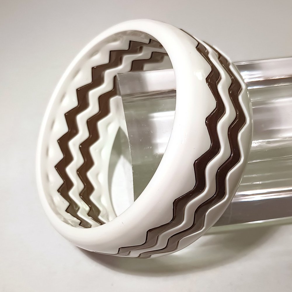 Vintage Stacking Zig-zag/Chevron Bangle Bracelet 5-piece set brown white